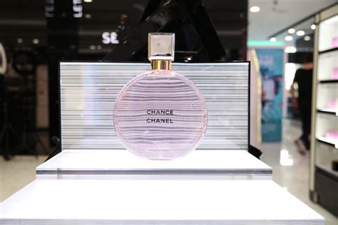 grote chanel fles|CHANEL.